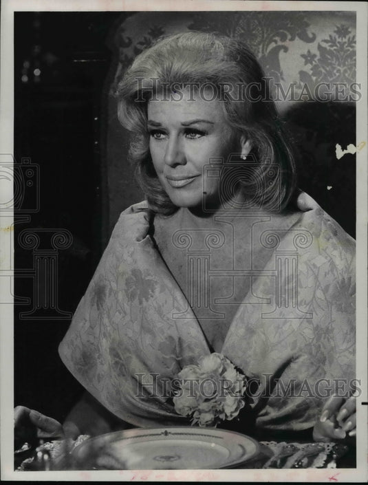 1964, Ginger Rogers in Terror Island. - cvp95895 - Historic Images