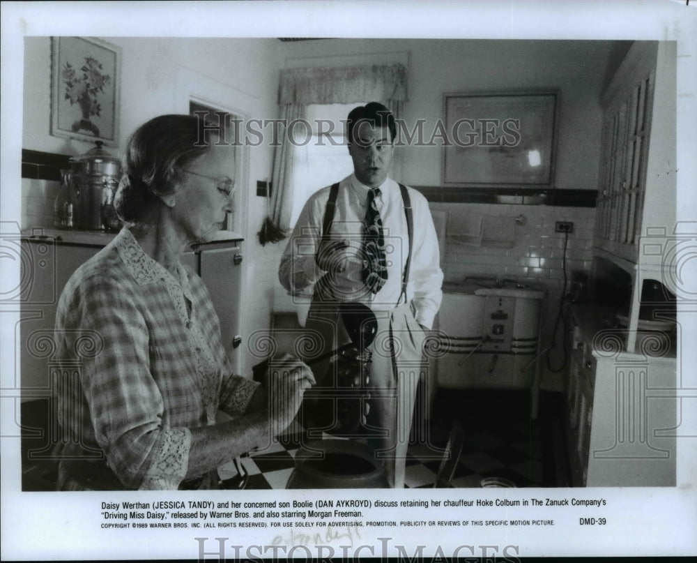 1989 Press Photo Jessica Tandy and Dan Aykroyd in Driving Miss Daisy. - Historic Images