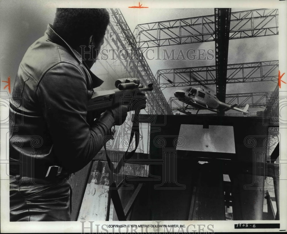 1972, Richard Roundtree in Shaft&#39;s Big Score. - cvp96068 - Historic Images