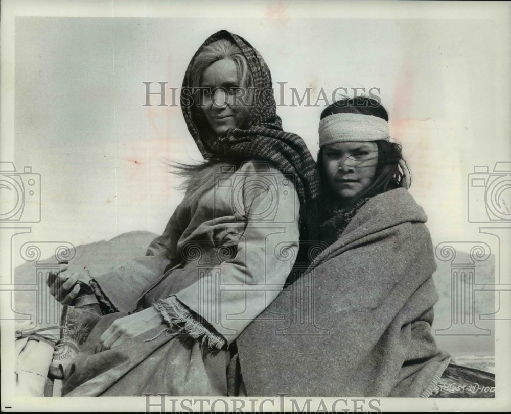 1969 Press Photo Eva Marie Saint and Noland Clay in The Stalking Moon.-Historic Images