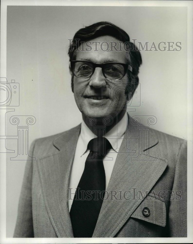 1971 Press Photo Eugene B Squires - cvp96279 - Historic Images
