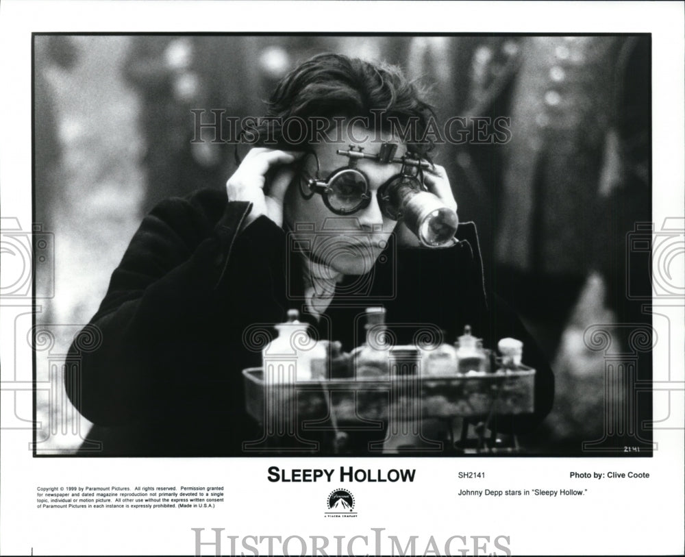 1999, Johnny Depp in Sleepy Hollow. - cvp96830 - Historic Images