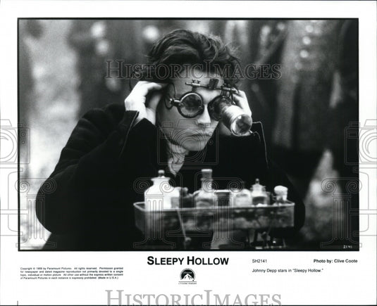 1999, Johnny Depp in Sleepy Hollow. - cvp96830 - Historic Images