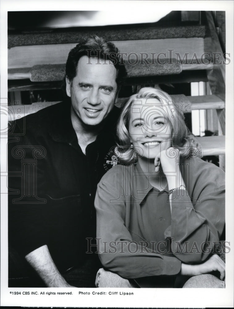 Press Photo Cybill Shepherd, Tom Wopat in Cybill - cvp97111 - Historic Images