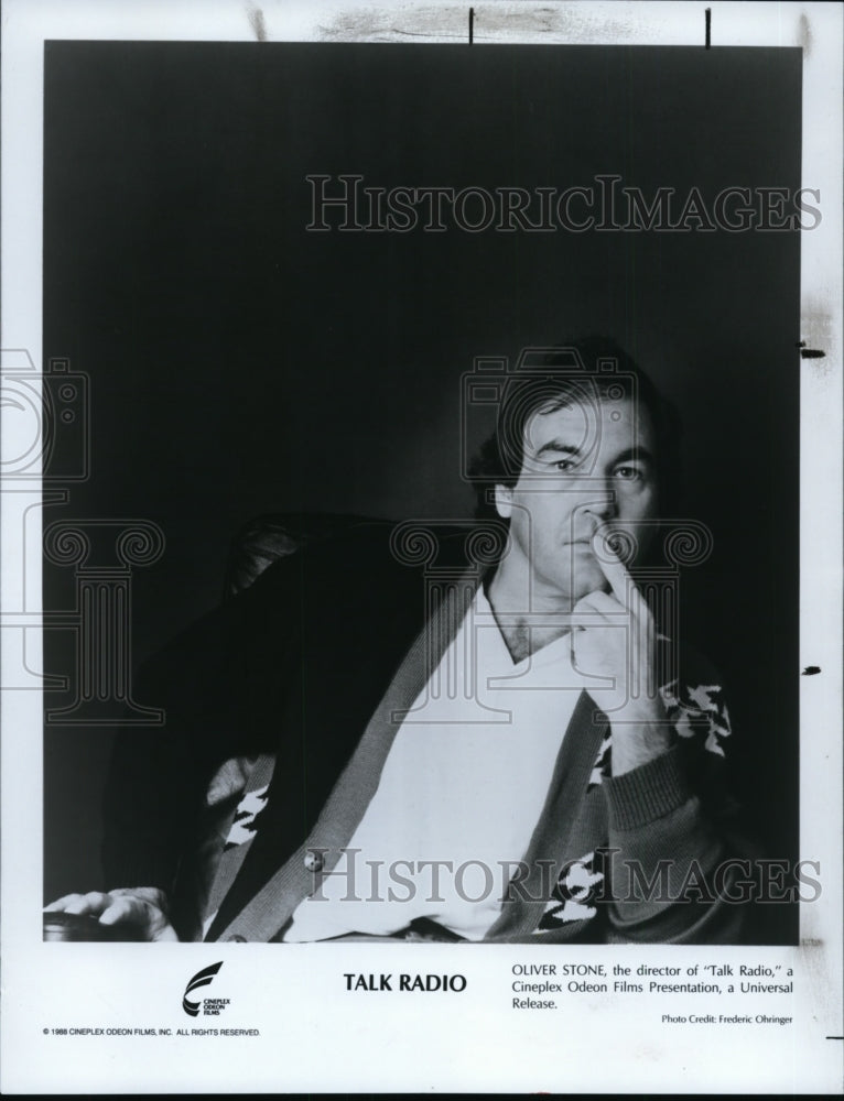 1990, Oliver Stone, the director of Talk Radio - cvp97309 - Historic Images