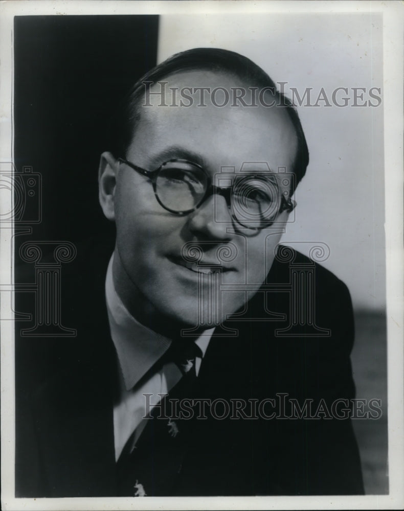 1966 Press Photo Donald Swann in At the Drop of Another Hat. - cvp97326-Historic Images