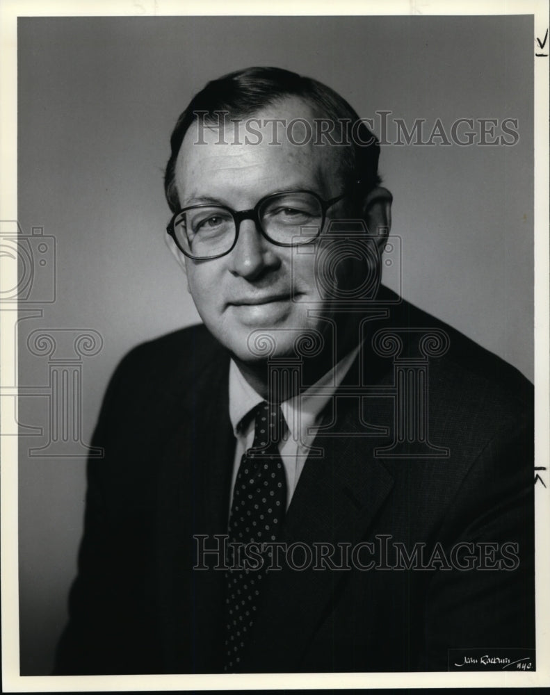 1990 Richard B. Swank, CEO of Edgell Communications. - Historic Images