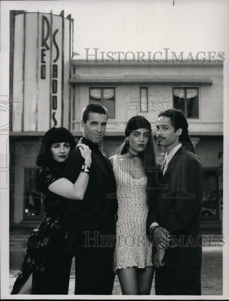 Press Photo Patti D&#39;Arbanville, John Glover and Yancy Bulter in South Beach. - Historic Images