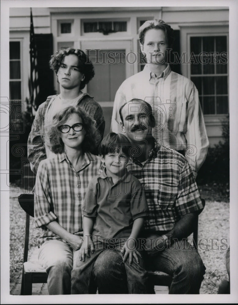 Press Photo A Family Torn Apart casts - cvp97591 - Historic Images