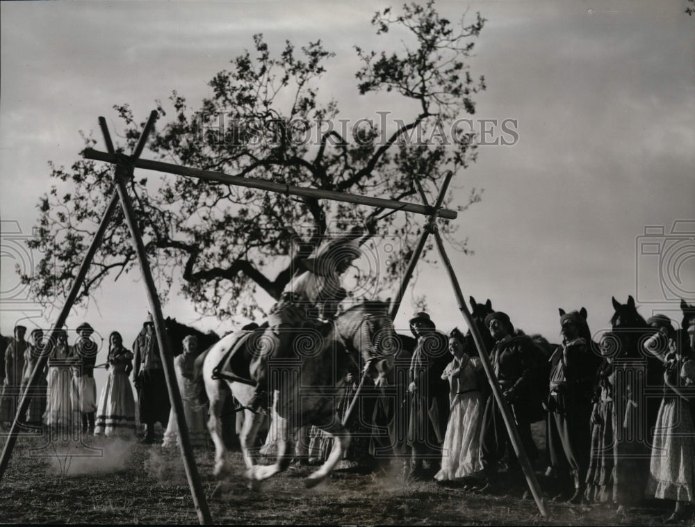 Press Photo They Met In Argentina scene - cvp99792 - Historic Images