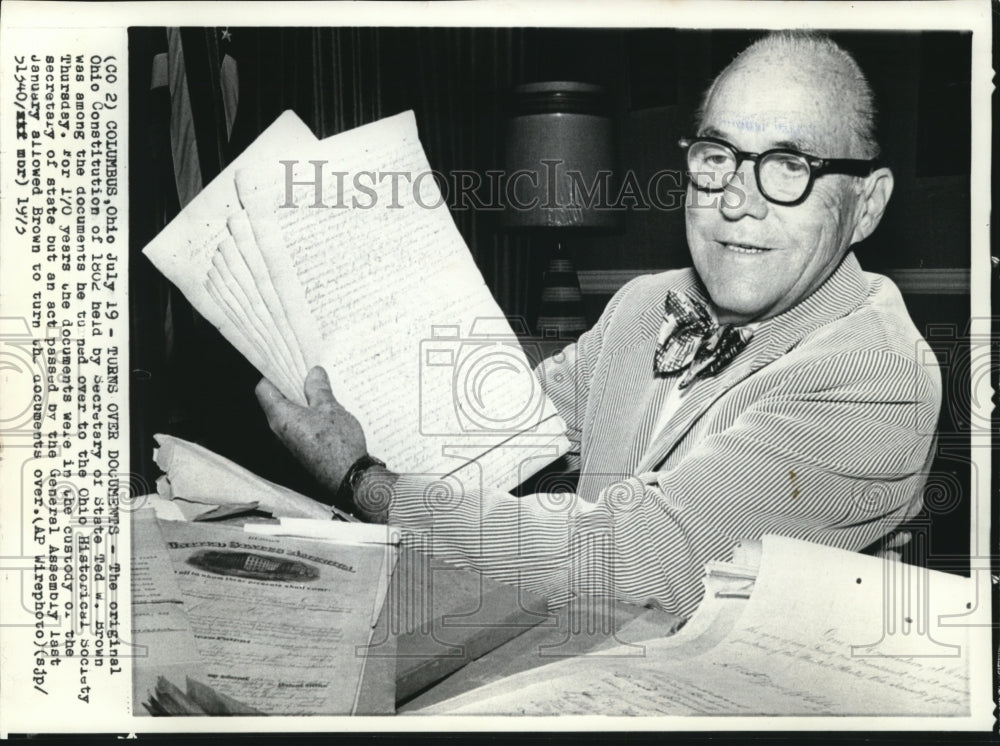 1973 Press Photo Sec of State Ted W Brown with The original Ohio Constitution - Historic Images