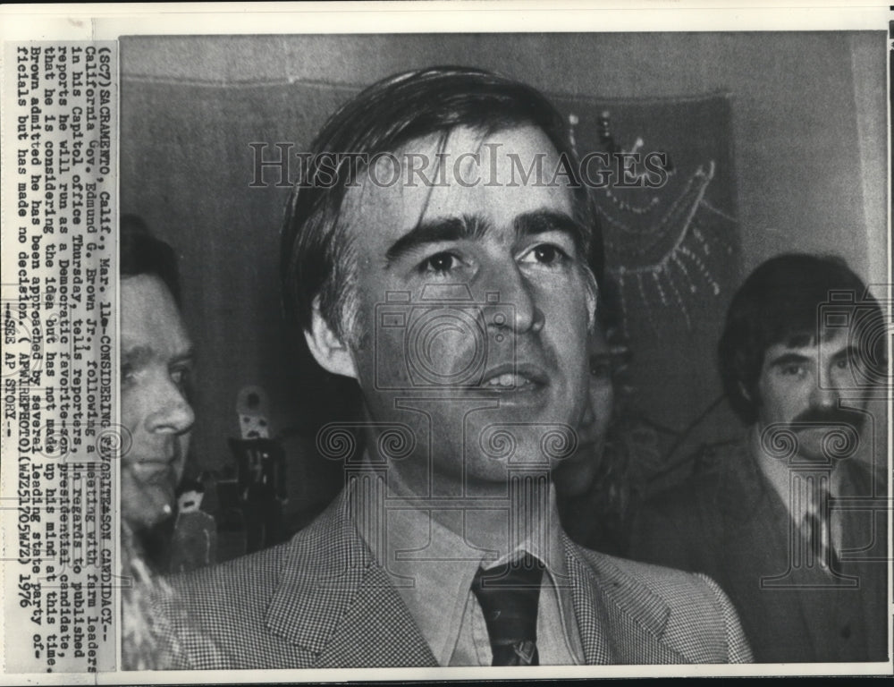 1976 Wire Photo California Gov Edmund Brown Jr meeting with Democratic leaders - Historic Images