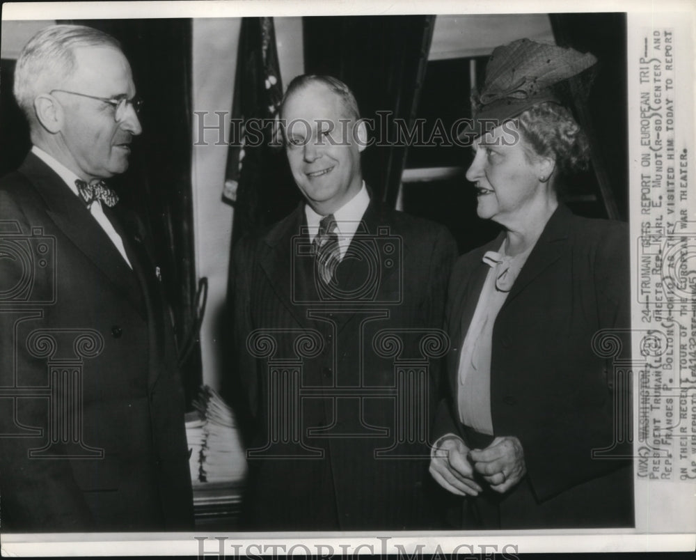 1945 Press Photo Pres. Truman Gets Report on European Trip - Historic Images