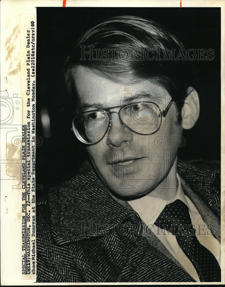 1981 Press Photo Michael Donovan Voice Actor at the state Dept. in Washington- Historic Images