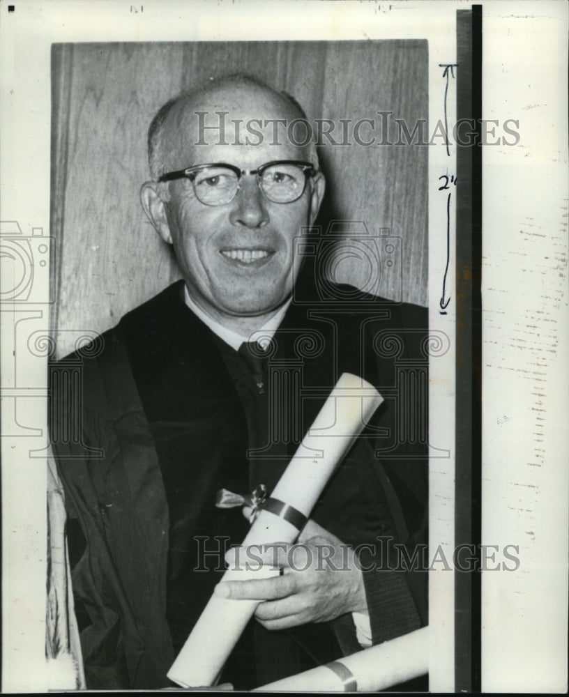 1966 Wire Photo Dr. Rene Jules Dubos announced as winner of the $25,000 Award - Historic Images