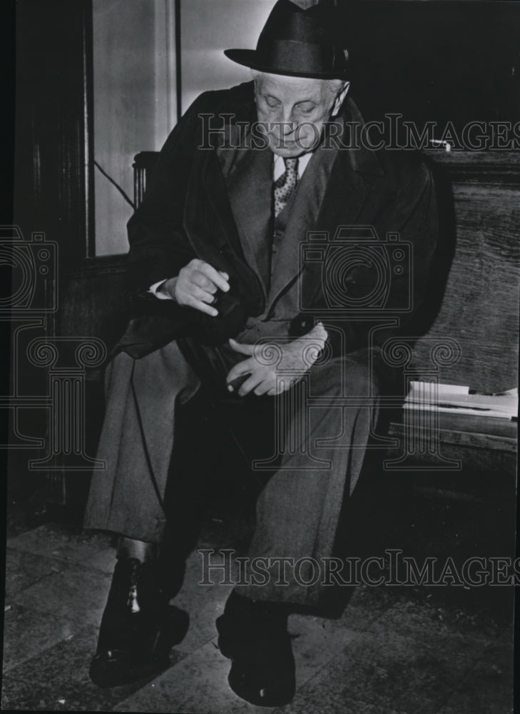 1954 Wire Photo William J Corrigan, Chief defense counsel for Dr Sam Sheppard - Historic Images