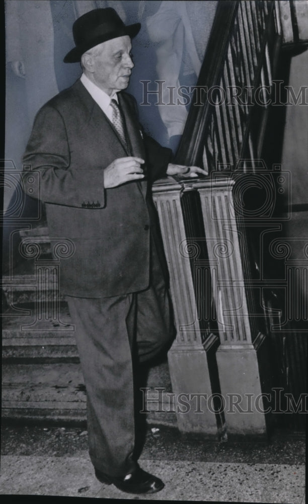 1954 Press Photo William J Corrigan after his client was found guilty of murder - Historic Images