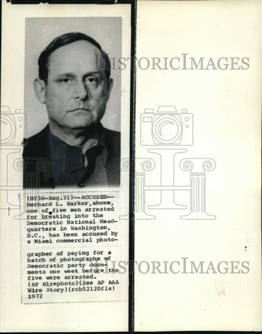 1972 Press Photo Bernard Barker accused by a Miami commercial photographer - Historic Images