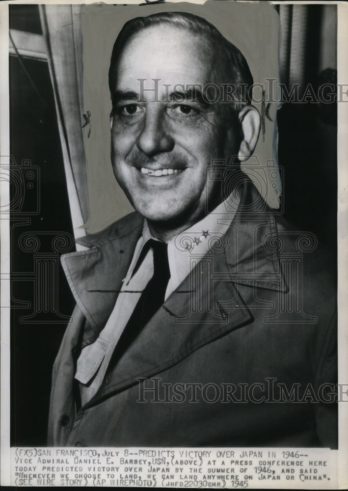 1945 Press Photo Vice Admiral Daniel Barbey, USN at the press conference - Historic Images