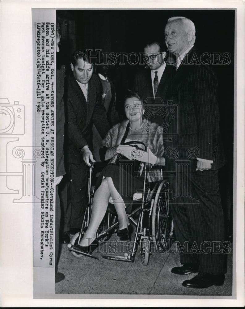 1960 Press Photo Cleveland industrialist Cyrus Baton and his wife arrive - Historic Images