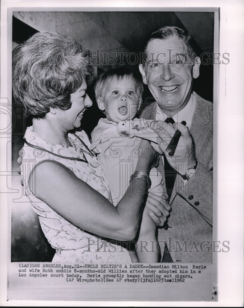 1962 Press Photo  Milton Berle and Wife Ruth Caddle Williams - Historic Images