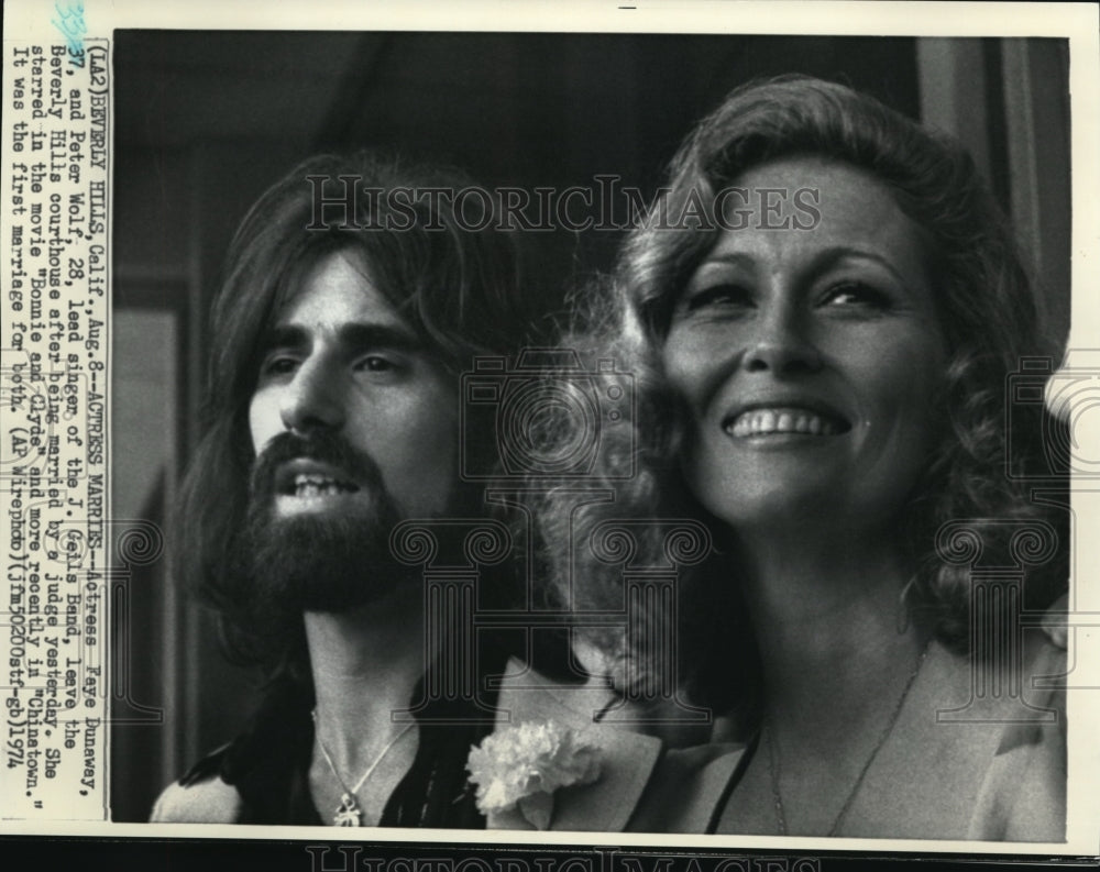 1974 Wire Photo Actress Faye Dunaway and Peter Wolf lead singer of the J. Geils - Historic Images