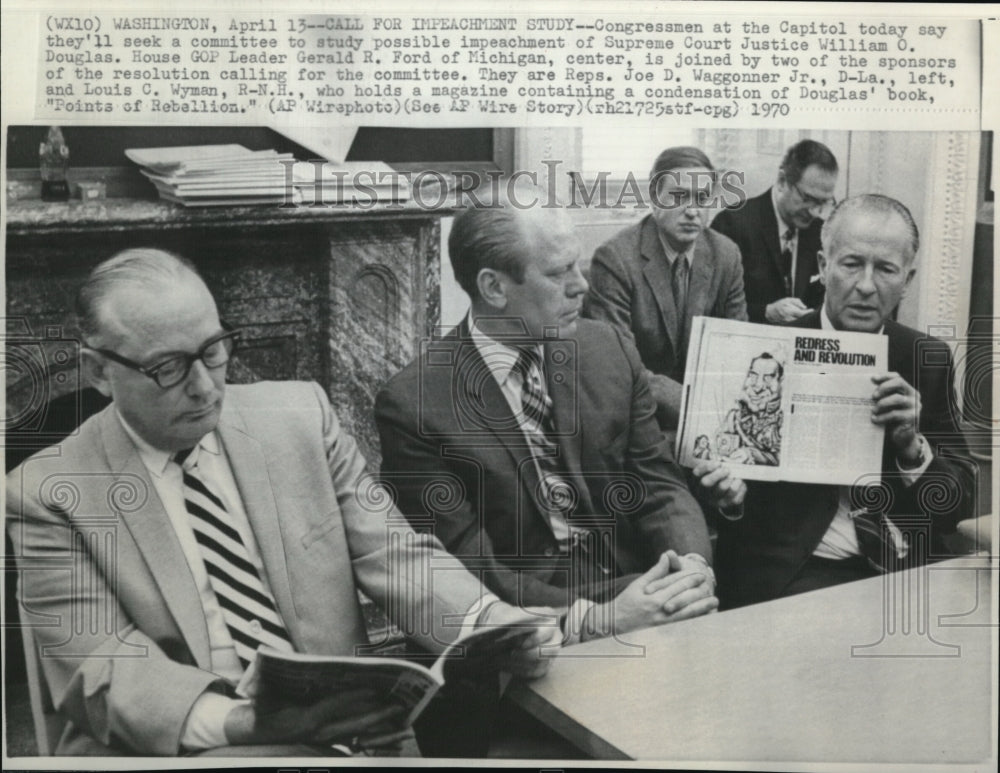 1970 Press Photo Congressmen at the Capitol today say they&#39;ll seek a committee - Historic Images