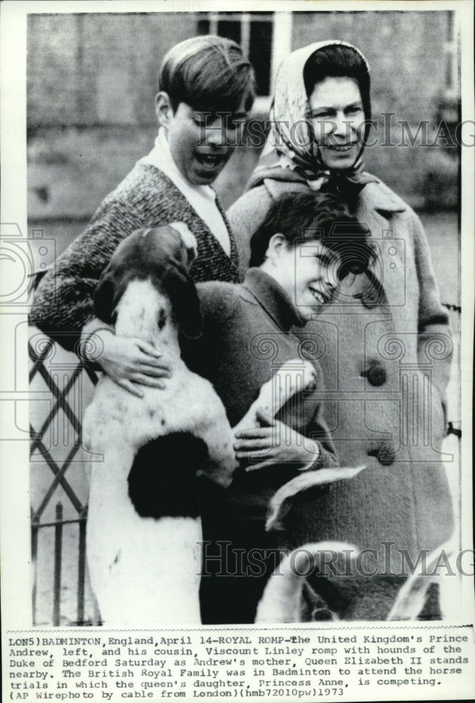 1973 Press Photo The UK Prince Andrew with his cousins and Queen Elizabet II - Historic Images