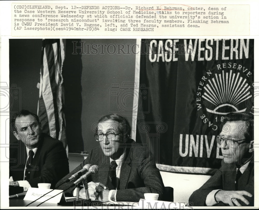 1984 Wire Photo Dr. Richard E.Behrman of CWRU of Medicine at news conference. - Historic Images