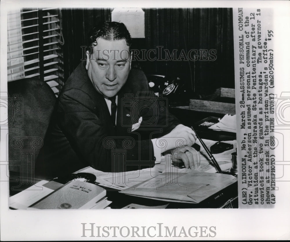 1955 Press Photo Gov. Victor Anderson assumed personal command of the situation - Historic Images