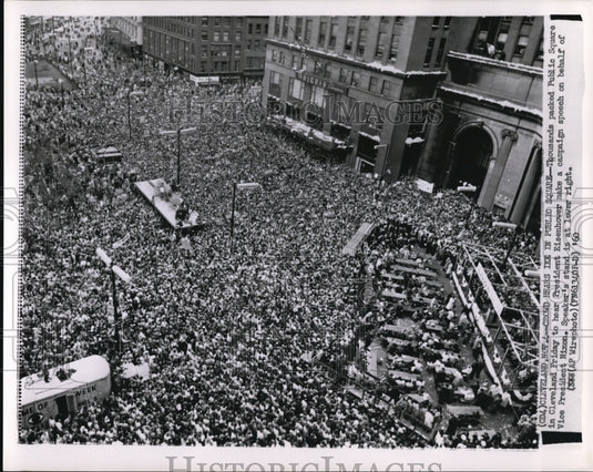 1960 Press Photo Thousands packed public square in Cleveland to hear President - Historic Images