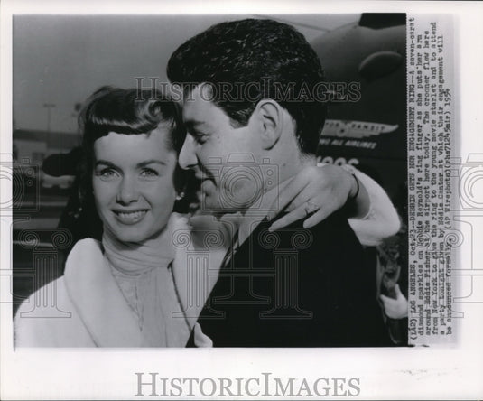 1954 Press Photo Singer Eddie Fiher and fiancee Actress Debbie Reynold - Historic Images