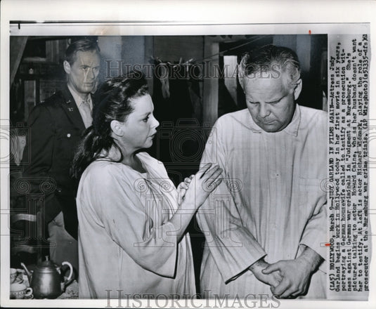 1961 Press Photo  Actress Judy Garland works in Judgement at Nuremberg - Historic Images