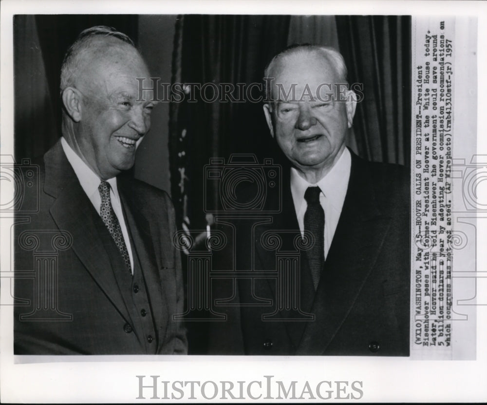 1957 Press Photo Pres.Eisenhower poses with Former Pres.Hoover at the W.House - Historic Images