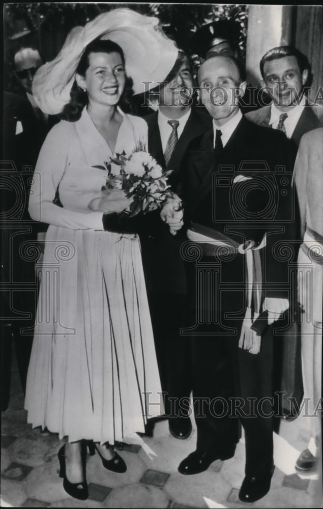 1949 Wire Photo Film Actress Rita Hayworth with Mayor Paul Derigon of Vallauris-Historic Images