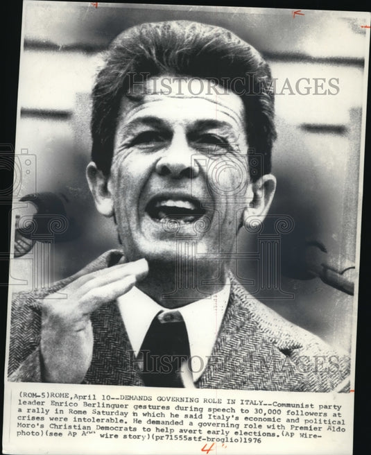 1977 Wire Photo Communist party leader Enrico Berlinguer during his speech - Historic Images