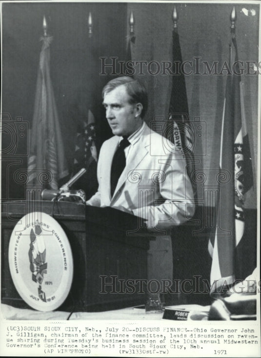 1971 Wire Photo Governor John J. Gulligan, Finance Committee chairman - Historic Images