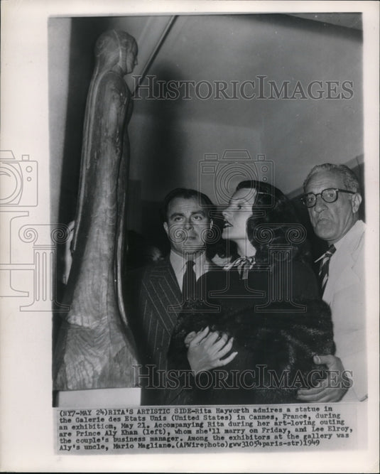 1949 Press Photo Actress Rita Hayworth shows her artistic side in Cannes, France - Historic Images