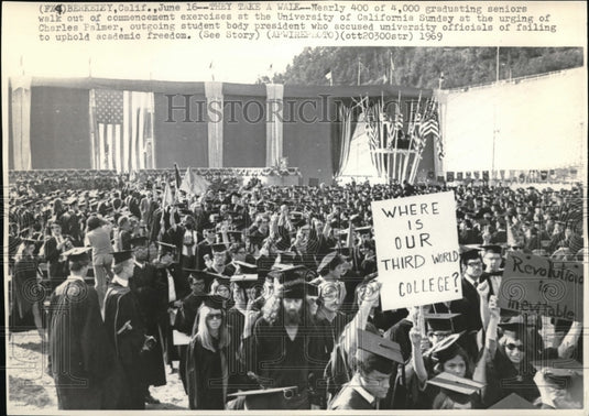 1969 Wire Photo U of California graduates walk out of commencement exercise - Historic Images