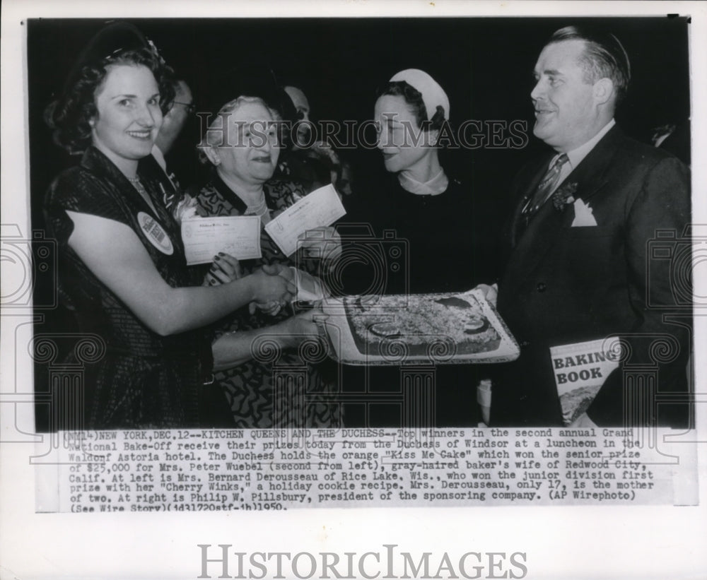 1950 Press Photo Top Winners in Annual Grand National Bake-off receive prizes. - Historic Images