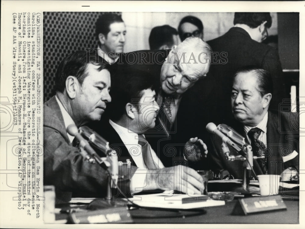 1973 Press Photo Chairman Sam Ervin confers with democratic colleagues - Historic Images