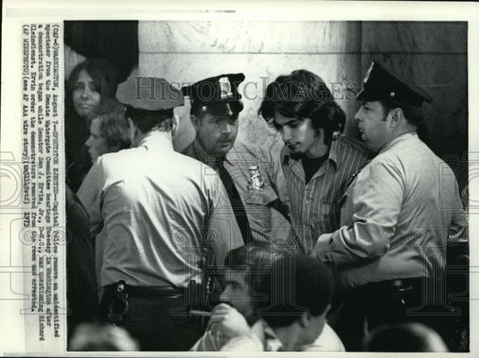 1973 Press Photo Spectator Ejected - Historic Images