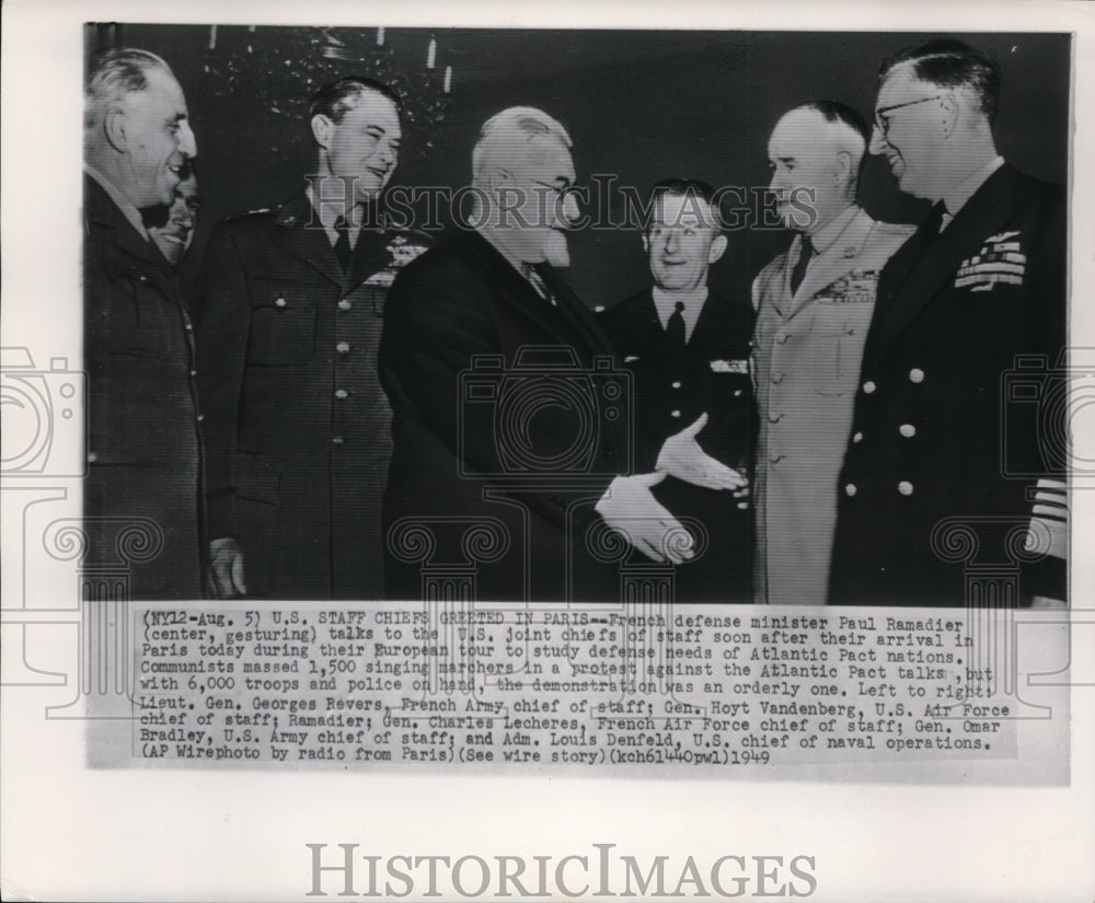 1949 Press Photo U.S, Staff Chiefs greeted in Paris - Historic Images