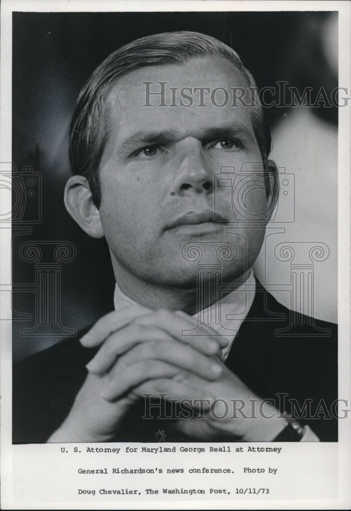 1974 Press Photo U.S.Attorney for Maryland George Beall at the news conference - Historic Images