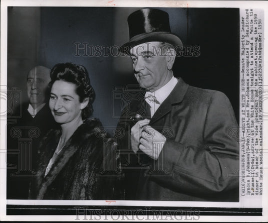 1958 Press Photo Mr. & Mrs. Johnson with Sen. Russell arrive at White Tie Dinner - Historic Images