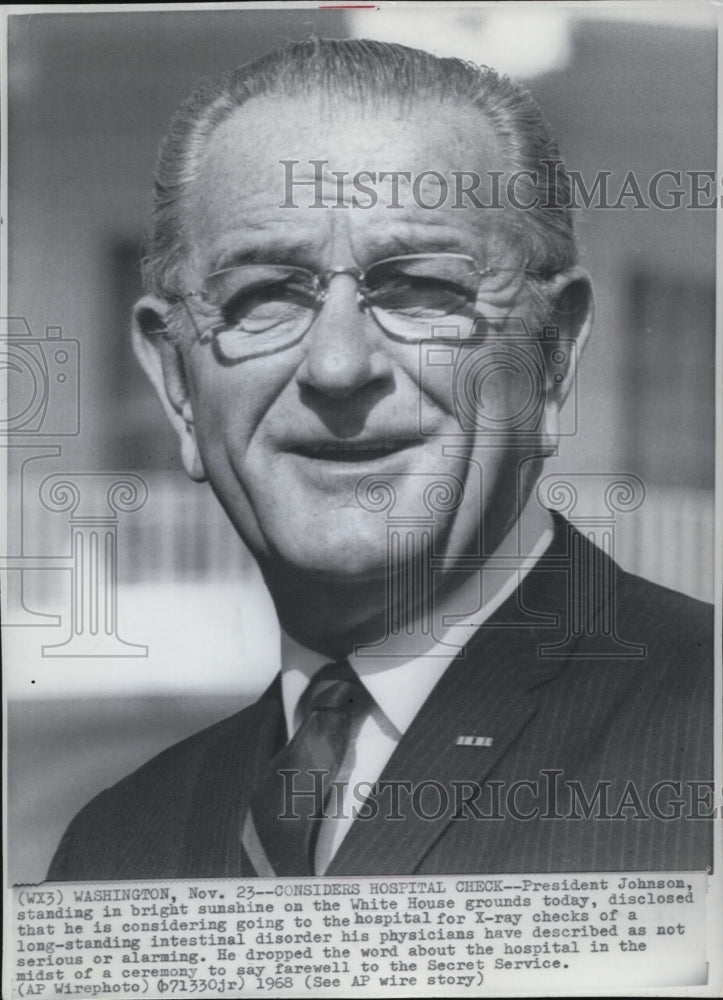 1968 Press Photo President Lyndon Johnson during his hospital check up - Historic Images