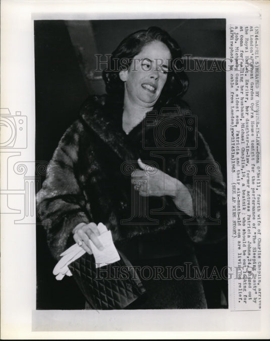 1965 Press Photo Oona O'Neil wife of Charlie Chaplain at London's Cevant Garden - Historic Images