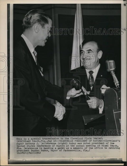 1962 Wire Photo Cleveland Mayor Anthony Cellebrezze, president of U.S. Mayors - Historic Images