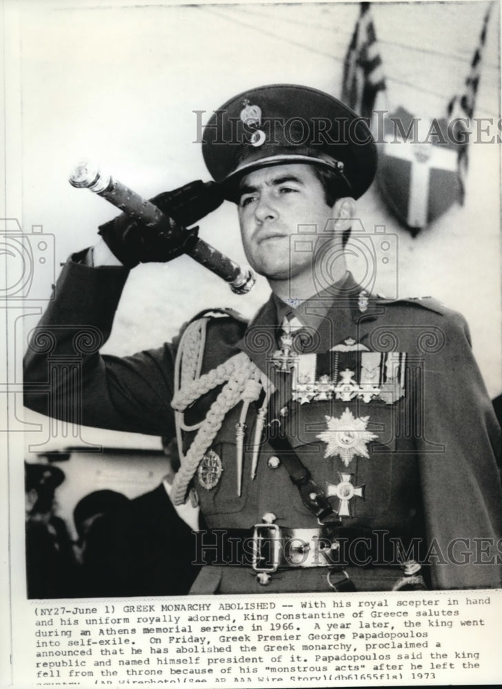 1973 Press Photo King Constantine of Greece salutes during Athens memorial srvce-Historic Images