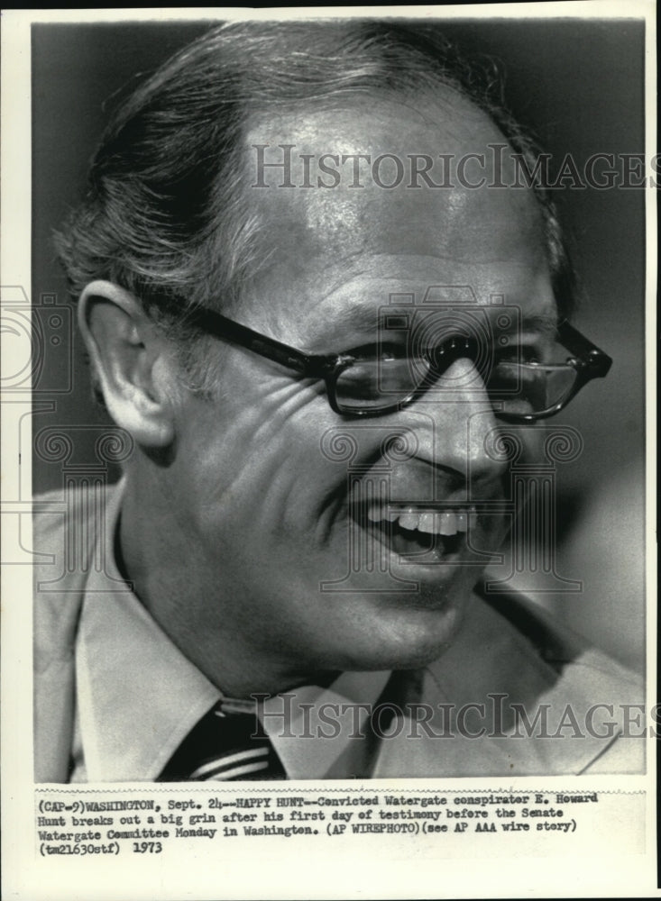 1973 Press Photo Convicted Watergate conspirator E. Howard Hunt w/ a big grin - Historic Images